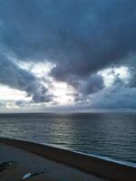 Antenne Aussicht von Walmer Strand und Meer Aussicht während Sonnenaufgang, Kent, England vereinigt Königreich. April 21., 2024 foto