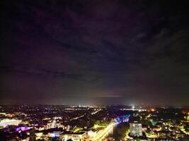 Nacht Antenne Aussicht von beleuchtet historisch zentral bedford Stadt von England Vereinigtes Königreich. April 5., 2024 foto