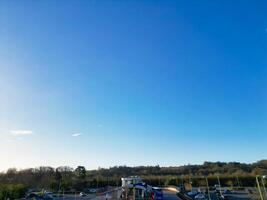 hoch Winkel Aussicht von Park und Reiten Bus Bahnhof beim Dornenhügel Oxfordshire England vereinigt Königreich während Sonnenaufgang. März 23., 2024 foto