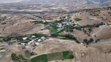 Antenne Aussicht von schön Landschaft und Hügel beim Kurdistan, Irak. August 3., 2023 foto