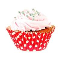 Kuchen mit Sahne, Cupcake auf weißem Hintergrund. foto