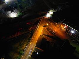 Antenne Nacht Aussicht von beleuchtet Stadt Center Gebäude von Birmingham zentral Stadt von England vereinigt Königreich. März 30., 2024 foto