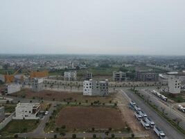 hoch Winkel Aussicht mit Drohne von Westen Yachthafen Gehäuse Gesellschaft im lahore Pakistan auf November 07, 2023 foto