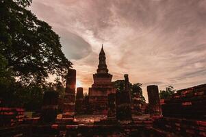 kulturell Sehenswürdigkeiten. das historisch Smaragd uralt Stadt ist ein uralt Zivilisation im Sukhothai Provinz im Thailand. foto