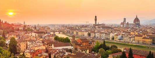 Florenz Stadt während des Sonnenuntergangs foto