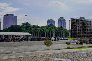 zentral Jakarta, Januar 30, 2024 - - schön Aussicht von Wolkenkratzer mit ein hell Nachmittag Himmel. foto