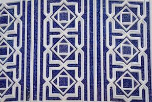 geometrisch traditionell islamisch Ornament. Fragment von ein Keramik Mosaik. foto