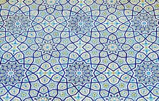 geometrisch traditionell islamisch Ornament. Fragment von ein Keramik Mosaik. foto