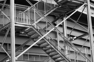 groß Gasbehälter mit Flucht Treppe foto