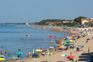 Aussicht von Strand im Follonica, Italien. foto