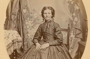 Alten Frau im Kleid 19 .. Jahrhundert Stilisierung Jahrgang Foto
