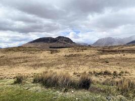 ein Aussicht von das Schottland Landschaft in der Nähe von das Glencoe Berge foto