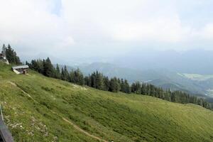 ein Aussicht von das österreichisch Landschaft beim st Gilgen foto