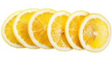 frisch Gelb Zitrone Scheiben aufgefächert aus, isoliert auf ein Weiß Hintergrund foto