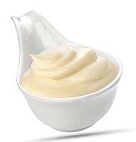Mayonnaise Soße im Schüssel isoliert auf Weiß foto