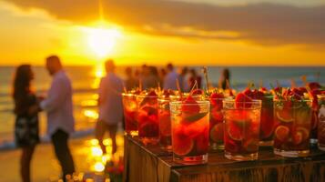 wie das Sonne setzt Über das Ozean das fruchtig trinken Verkostung Veranstaltung nimmt auf ein magisch glühen foto