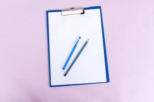 Blau Schreibwaren einstellen wie ein Vorlage mit ein Raum zum Kopieren auf ein Weiß Hintergrund foto