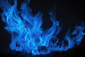 Blau Flammen auf ein schwarz Hintergrund foto