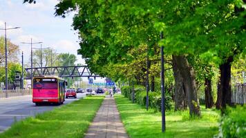 Warschau, Polen. 28 April 2024. Öffentlichkeit Transport Bus auf ein Straße. foto