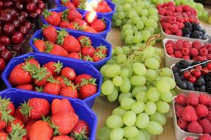 Früchte und Gemüse sind verkauft beim ein Basar im Israel. foto