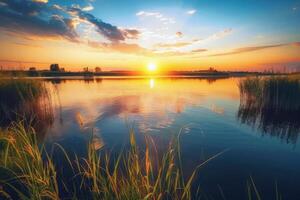 Sonnenuntergang Über still See, Gießen warm glühen Über das Wasser und Umgebung Landschaft foto