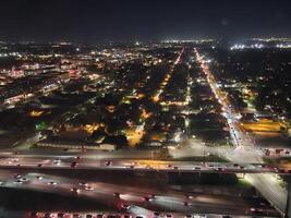 oben Aussicht von Austin Straße Beleuchtung genommen von das Fenster von ein hoch Fußboden Hotel Zimmer foto