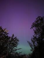 Nord Beleuchtung, Aurora Borealis über Galway Stadt im Irland, Natur Hintergrund, Nacht Himmel Hintergrund foto