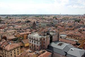 Verona Italien 09 03 2023. rot gefliest Dächer im das Stadt von Verona. foto