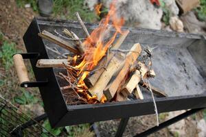 ein Feuer Das brennt alles Das brennt. foto