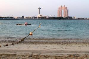 abu Dhabi VAE 8 12 2023 . das Stadt von abu Dhabi ist das Hauptstadt von das vereinigt arabisch Emirate foto
