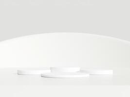 abstrakt Weiß 3d Zimmer mit realistisch Weiß Zylinder Sockel Podium Satz. minimal Szene zum Produkt Anzeige Präsentation. 3d Rendern geometrisch Plattform. Bühne zum Vitrine. foto