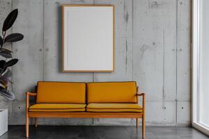 Designer Innere von ein Zimmer im minimalistisch Stil. Gelb Sofa, Anlage, Rahmen Gemälde Attrappe, Lehrmodell, Simulation foto