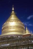 golden Türme von schwedagon foto