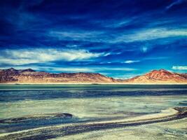 Salz- See tso Kar im Himalaya. Ladakh, Indien foto