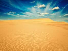 Weiß Sand Dünen auf Sonnenaufgang, mui ne, Vietnam foto