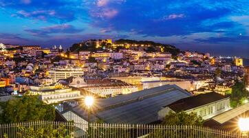 Aussicht von Lissabon von miradouro de sao pedro de Alcantara Standpunkt. Lissabon, Portugal foto