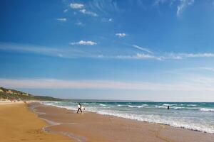 atlantisch Ozean Strand beim fonte da telha Strand, Costa da Caparica, Portugal foto