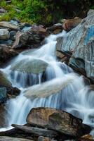 Abonnieren Wasserfall im bhagsu, Himachal Pradesch, Indien foto