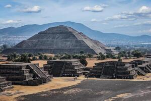 uralt Pyramide von das Sonne, Teotihuacán, Mexiko foto