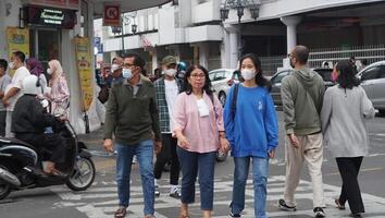 Bandung, Westen Java. kann 26, 2023, das Atmosphäre von das Asien-Afrika bandung Straße während auf Ferien foto