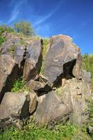 Petroglyphen innerhalb das archäologisch Landschaft von tamgaly. Almatie Bereich, Kasachstan foto