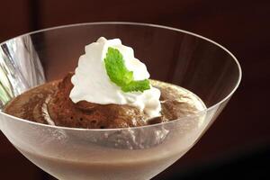 Coupe Ardèche, Französisch Freude mit Schokolade Mousse und ausgepeitscht Sahne foto