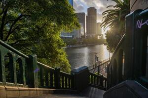 Stadtbild Bild von Melbourne, während Sommer- Sonnenuntergang. - - 28 Dezember 2012, Melbourne, Australien. foto