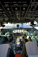 Pilot Cockpit im ein vip kommerziell Flugzeug foto