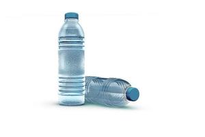 3D-Rendering von klarem Wasser mit Wasserflasche für Haustiere isoliert auf weißem Hintergrund. Die Flasche kann geclipst und durch Ihre Flasche ersetzt werden. foto