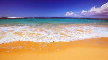 Strand mit Türkis Wasser und golden Sand, geküsst durch das warm Sonne von Sommer- foto