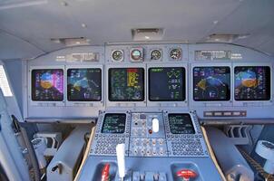 Pilot Cockpit im ein vip kommerziell Flugzeug foto