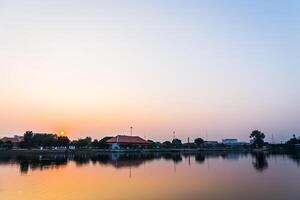 Sonnenuntergang von Stadt foto