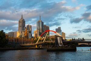 Stadtbild Bild von Melbourne, während Sommer- Sonnenuntergang. - - 28 Dezember 2012, Melbourne, Australien. foto