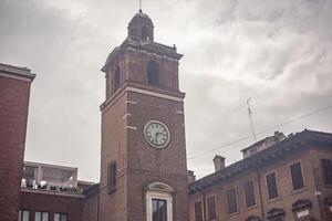 Uhr Turm im ferrara im Italien 2 foto